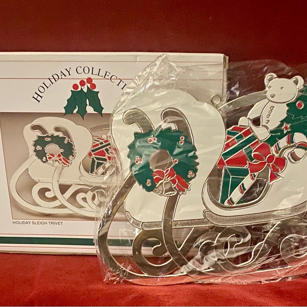 WM A Rogers -Holiday Sleigh Trivet Wm. A. Rogers #0118321 Tarnish Resistant